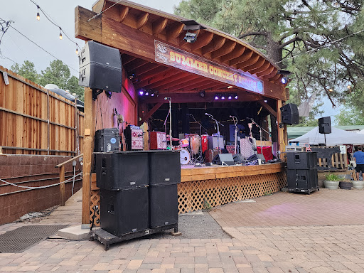 The Lion's Den Bar & Grill
